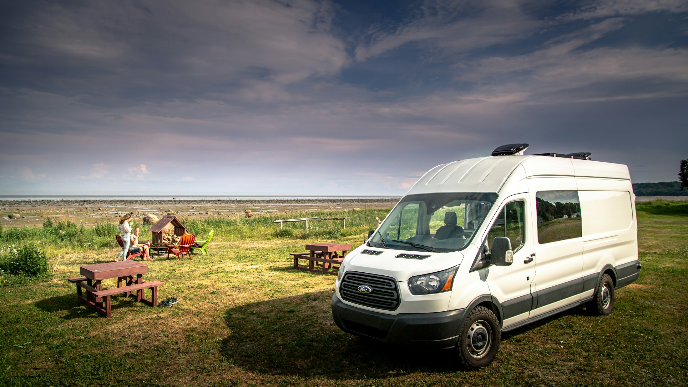 Weißer Ford Transit Kastenwagen – Ford Nutzfahrzeuge